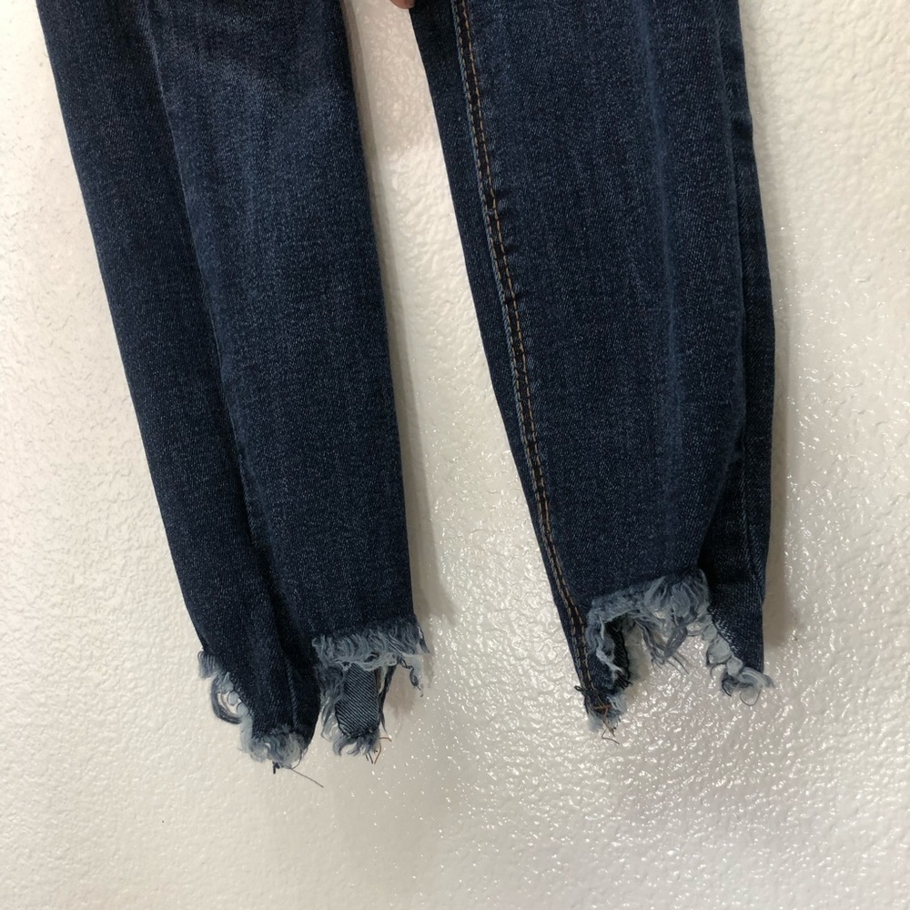 Zara Ripped Jeans With Frayed Bottom - Picture 4 of 7